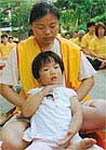 Published on 5/11/2001 Hong Kong Practitioners do exercises to appeal the government to stop persecuting Falun Gong