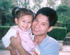 Published on 11/28/2003 Falun Gong practitioner Huang Dingyi, Tongji University Master Degree student, was detained again. His little daughter lost the love from father.