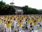 Published on 9/23/2003 About 1,000 Falun Gong practitioners hold group practice in Penghu, Taiwan on September 20, 2003
