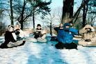 95年复活节李洪志老师在瑞典哥德堡举办传功讲法班后，8年来法轮功学员每周日都在和平公园集体炼功  瑞典哥德堡