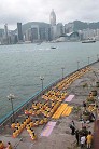 香港法轮功学员大型排字炼功庆祝法轮大法日  香港 2002-5