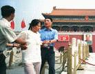 Published on 11/29/2001 路透社：法轮功说其成员在中国监禁中死亡(图)
