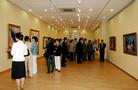 法轮功学员在韩国各地举办“坚忍不屈的精神”美术展, 使许多国人了解了法轮功真相 2004-09-20--11-05
