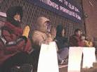 Published on 3/30/2002 芝加哥地区法轮功学员中领馆前举行烛光悼念和绝食抗议(图)

