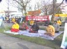 Large Scale Exercise Demo and Clarifying the True Facts of Falun Dafa in Chinatown in Vancouver, Canada on December 9, 2001