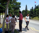 Published on 7/6/2006 李岚清访新加坡　法轮功学员严正抗议迫害（图）