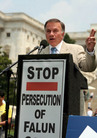 People from all walks of life join more than 1,000 practitioners in a rally in Washington D.C., calling for an end to the persecution of Falun Gong. US Congressman Tom Tancredo makes a speech [July 20, 2006]