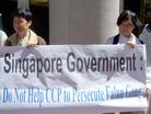 Published on 4/30/2005 		旧金山法轮功学员呼吁新加坡当局不要助纣为虐（图）
