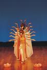 法轮功在港首次举办大型综合晚会，图为晚会上的舞蹈表演    香港  2002-10 