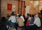 乌克兰基辅法轮功学员集体观看师父讲法录像 2000-05-02