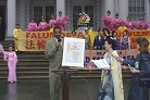 Published on 11/18/2004 On May 13, about 400 practitioners from New York City, Connecticut, Philadelphia held two grand ceremonies in Brooklyn and Manhattan and pushed the celebration of World Falun Dafa Day and the 10th Anniversary of Falun Dafa introduction to a new height.

