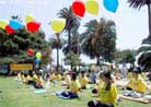 Published on 5/13/2001 LA practitioners hold a series of activities to introduce Falun Dafa to the public.