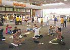 Published on 5/13/2001 Practitioners in Michigan introduce Dafa to the public on 2nd World Falun Dafa Day.